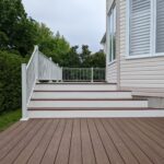 Fiberon bungalow trex white riser staircase fortress white rail